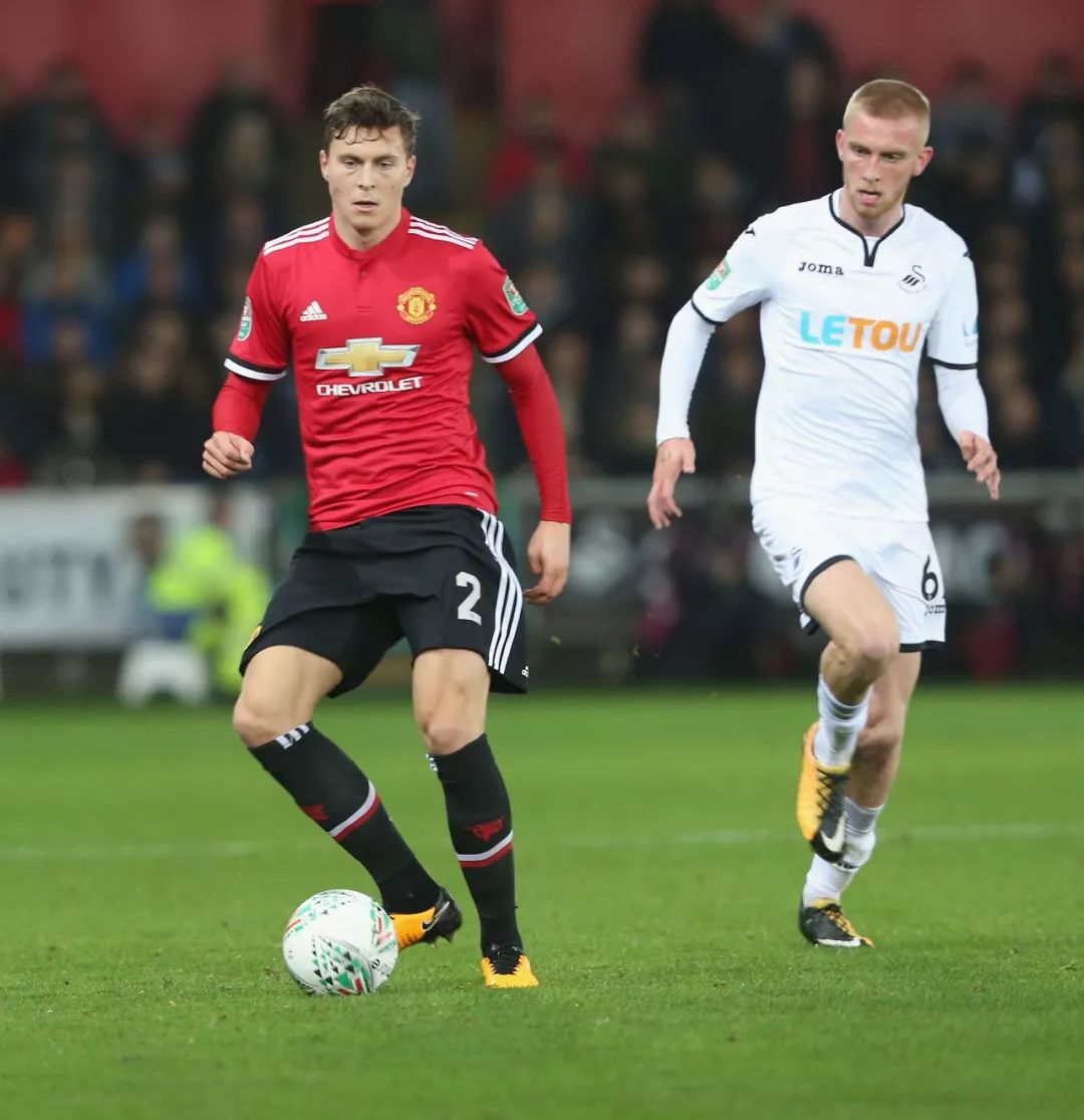 迪亚洛社媒回应竖中指：我不会尊重侮辱我母亲的人，我并不后悔.