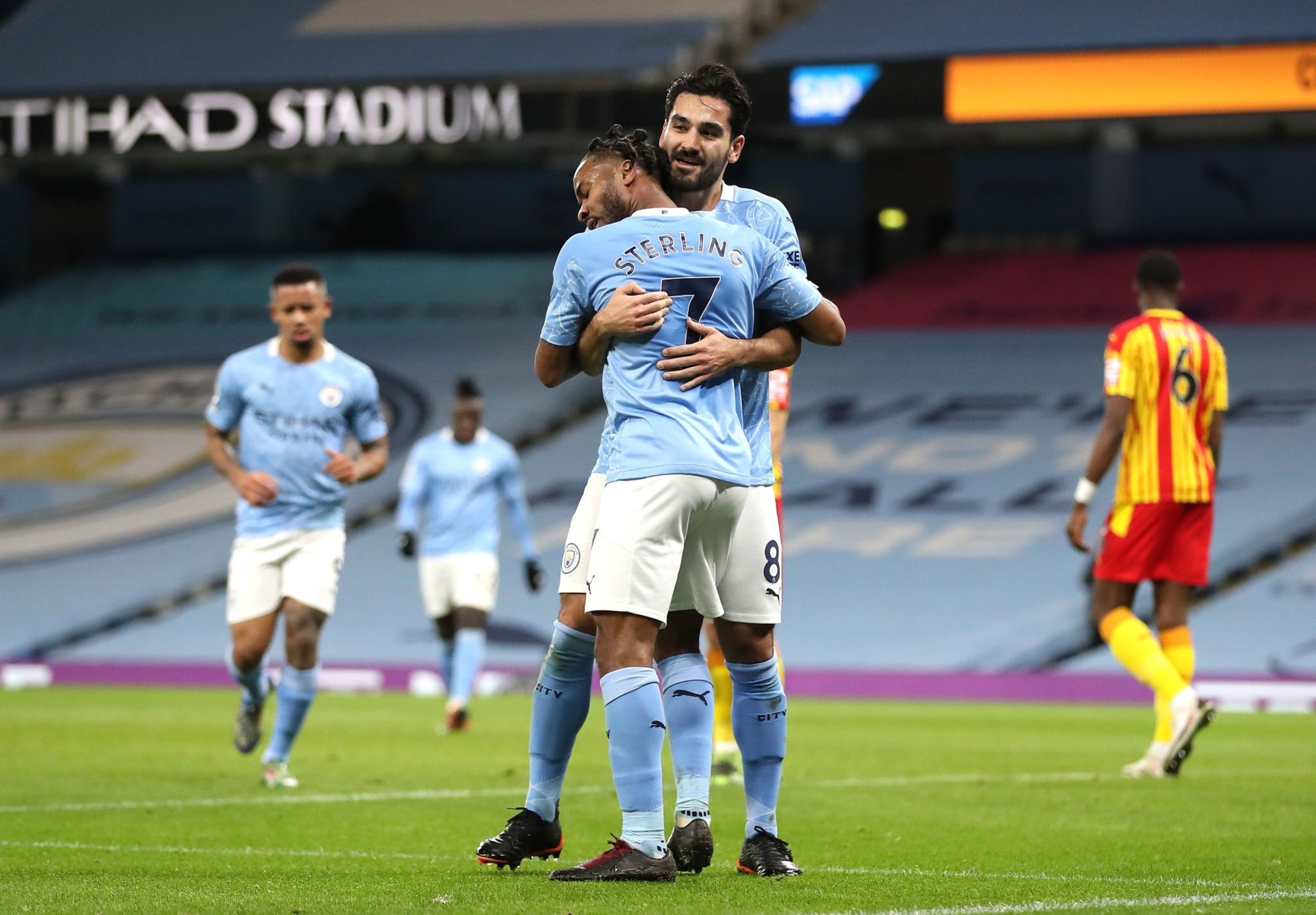 阵容和丰厚 阵容和丰厚